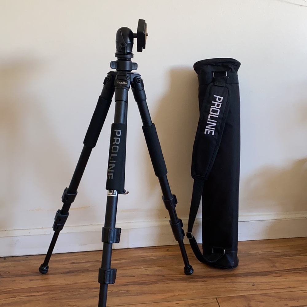🪞 dolica proline media tripod adjustable with carry pouch